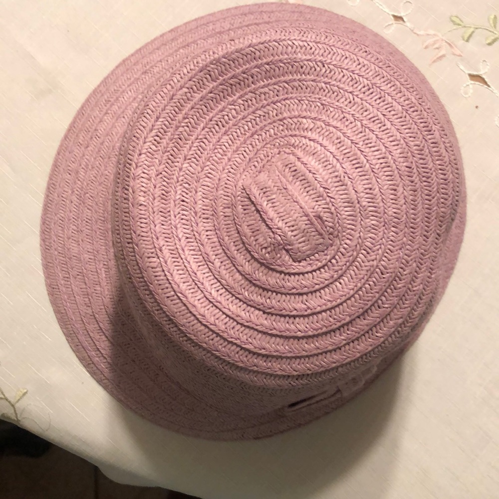 Women’s hat (never been worn).